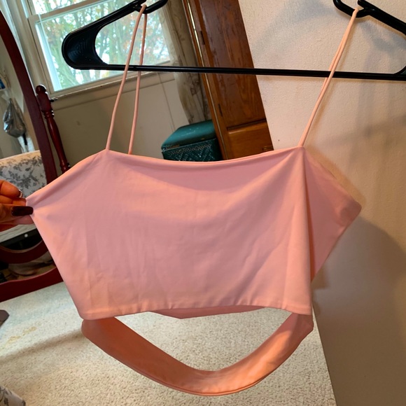 Crop top cut out - Picture 2 of 3